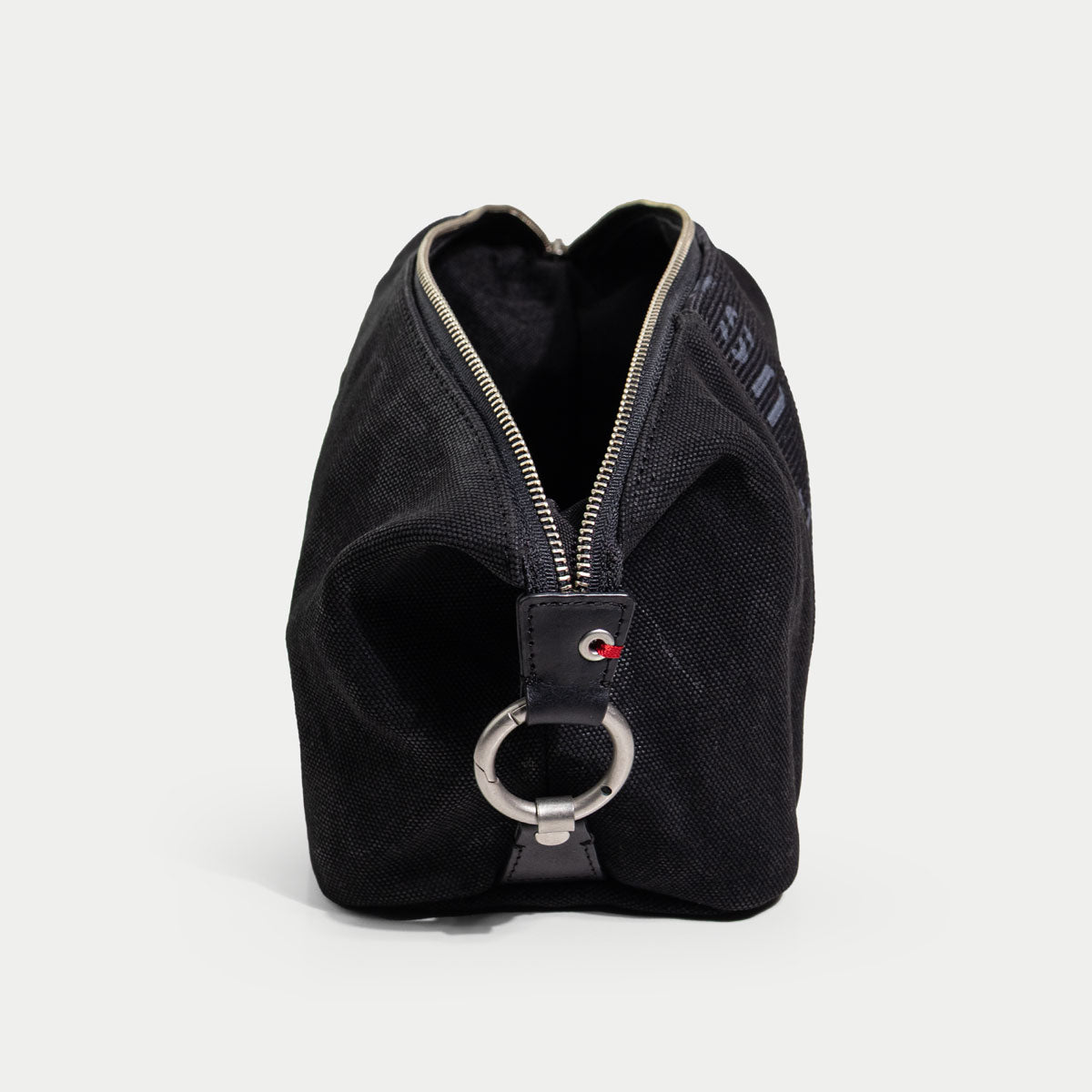 The Re-Dopp // Travel Kit